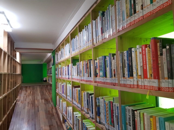 초록도서관은 도서관 회원으로 가입하면 1인 1회 최대 2권, 14일간 무료로 대출 이용가능한 곳입니다. 사진/사람북닷컴 제공