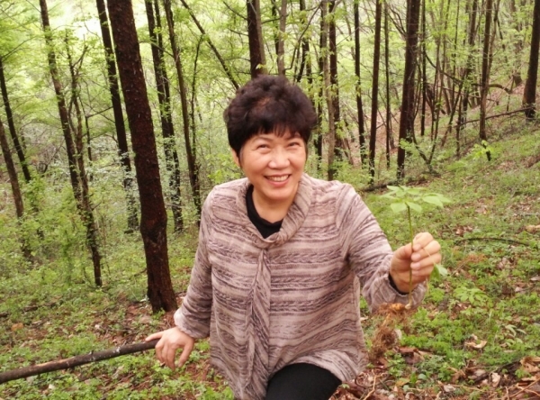 산야초 강의중인 약선음식전문가 김민서 박사