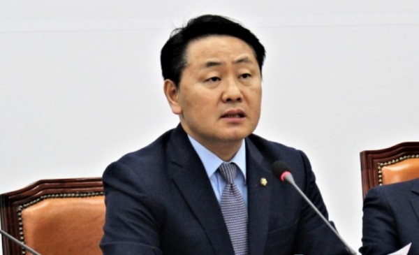 바른미래당 김관영 원내대표가 25일 오전 국회에서 열린 최고위원회의에 참석해 발언을 하고 있다.