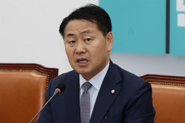 바른미래당 김관영 원내대표가 15일 국회에서 열린 최고위원회의에서 발언을 하고 있다.