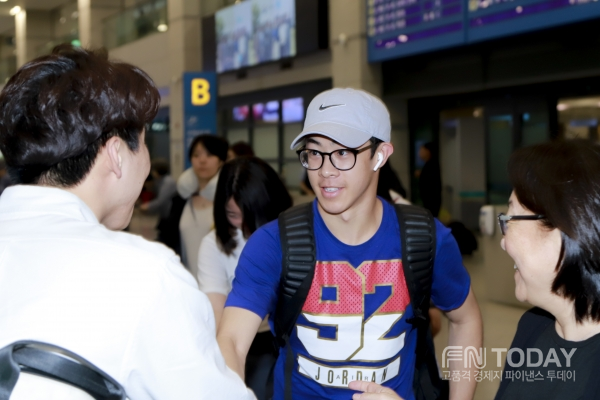아이스쇼 ‘챔프머신’ 네이션 잰(Nathan Chen·미국) 선수가 오는 8일부터 열리는 ‘올댓스케이트 2019’에 참가하기 위해 3일 오후 인천국제공항으로 입국하고 있다.