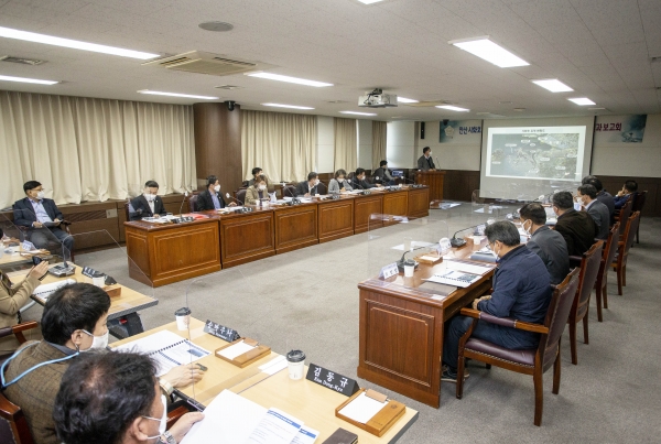 안산시의회 ‘안산 시화호 유역의 지속가능발전 계획 수립을 위한 특별위원회’가 4일 의회 대회의실에서 활동 결과 보고회를 개최했다.