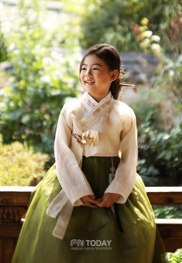 단하함과 시크한 매력을 소유한 키즈스타 박시현(9살) 키즈모델