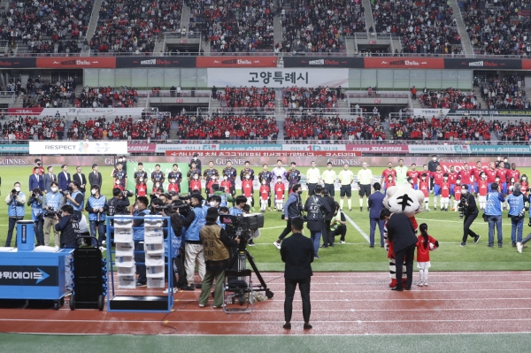 지난 23일 고양종합운동장에서 대한민국 남자축구 국가대표팀 평가전이 열렸다. 이날 대한민국-코스타리카 평가전은 2-2로 끝났다(사진=고양시)