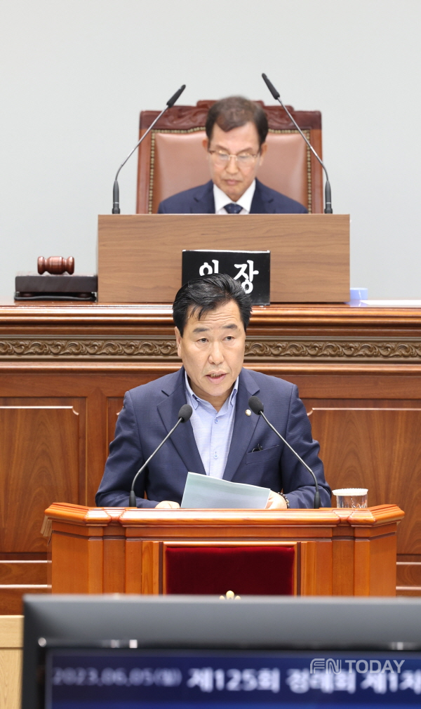남재욱 창원시의원이 5분 자유발언을 하고있다.