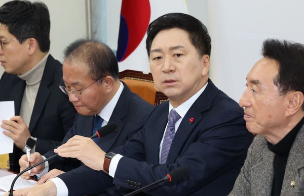 국민의힘 김기현 대표가 30일 국회에서 최고위원회의를 하고 있다.
