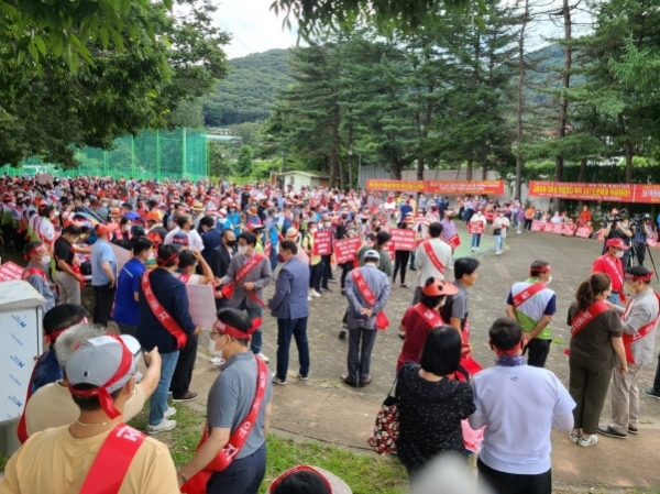24일 화도읍 가곡리 체육공원 앞에 화도·수동 지역의 50개 단체와 주민 1,500여 명이 참가하고 있다(사진=마을 주민)