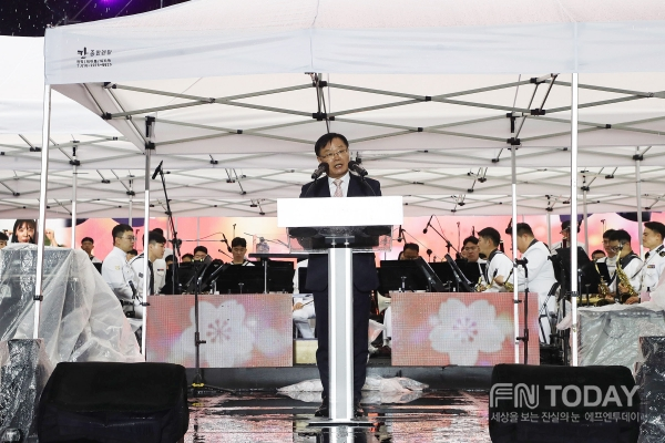 전국 최대 규모 벚꽃 축제, ‘봄의 전령’ 진해군항제가 코로나19 이후 4년 만에 성대한 팡파르를 울렸다.  