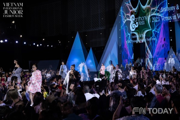 디자이너 브랜드 안소니앤테스,베트남 국제 주니어 패션위크 2023 무대서 K콘텐츠를 베트남에 선사하다.